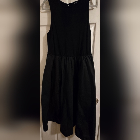 torrid Dresses & Skirts - Torrid Black Sleeveless Scoop Neck Dress